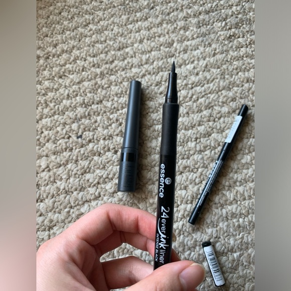 New Black Eye liquid and pencil eyeliner bundle set - Picture 3 of 6